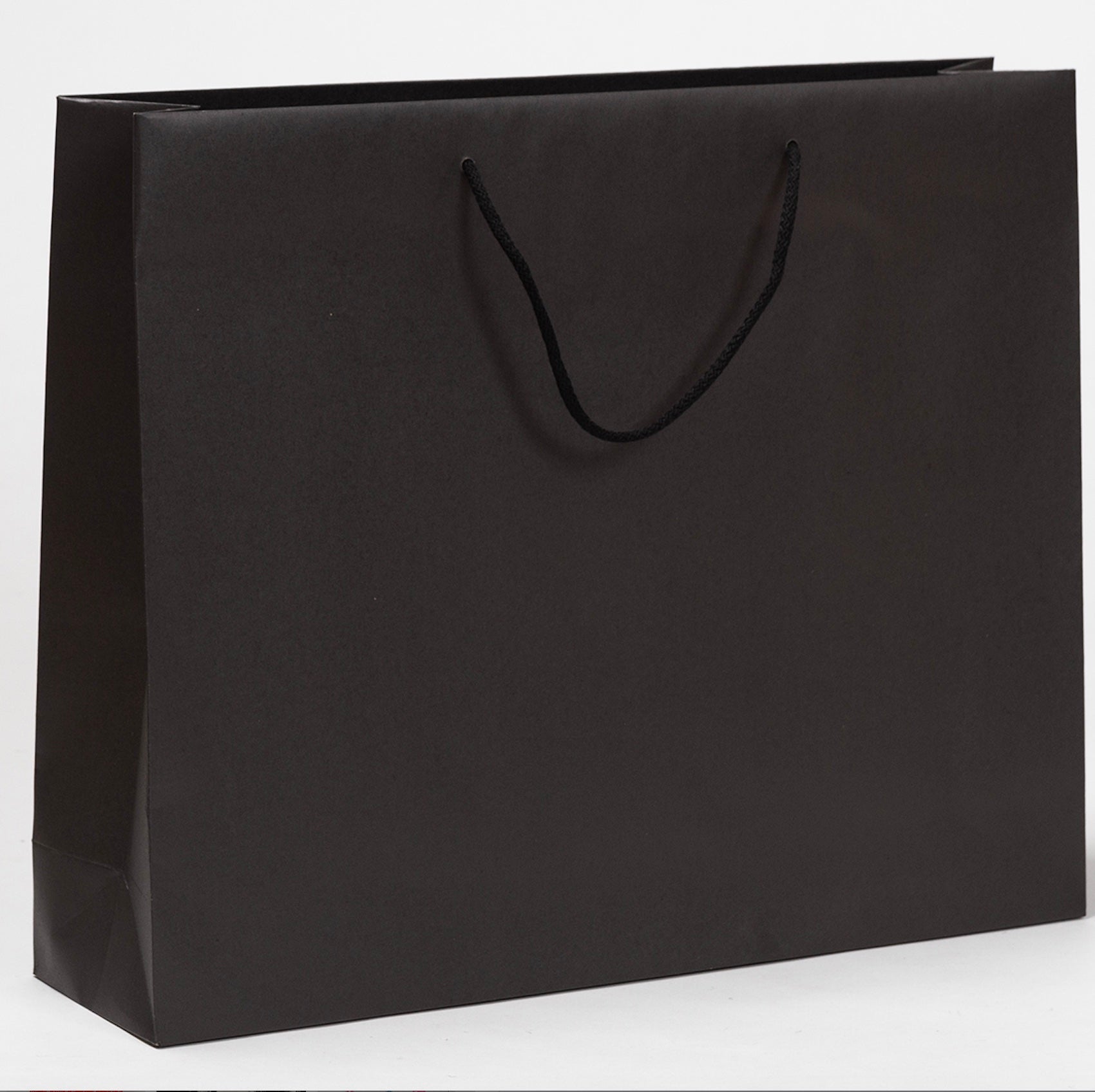Exklusive Papiertragetasche mit Stoffkordeln in Schwarz von Steinebach.eu, Größenformat 54 x 14 x44 cm