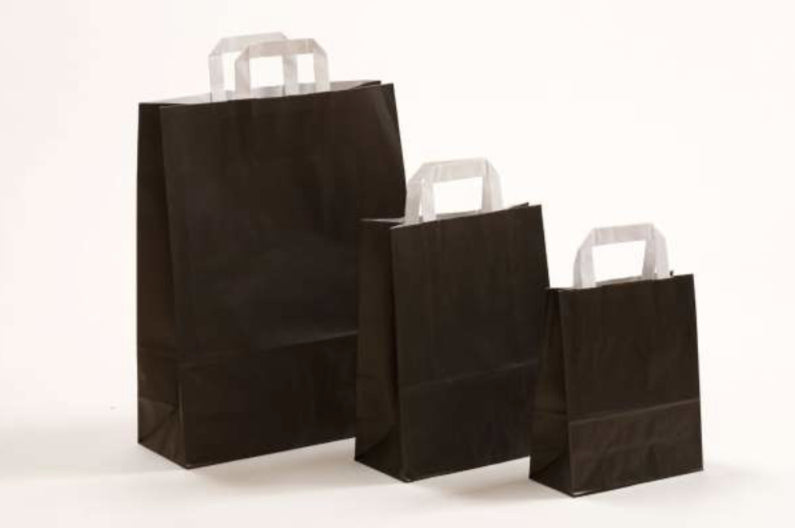 Papierhenkeltache Papiertüte mit weißen Flachhenkeln für den Einzelhandel Messen Boutiquen Shops preiswert 3 unterschiedliche Größenformate schnelle Lieferung preiswert von Max Josef Steinebach GmbH Farbe der Papiertüten Scharz